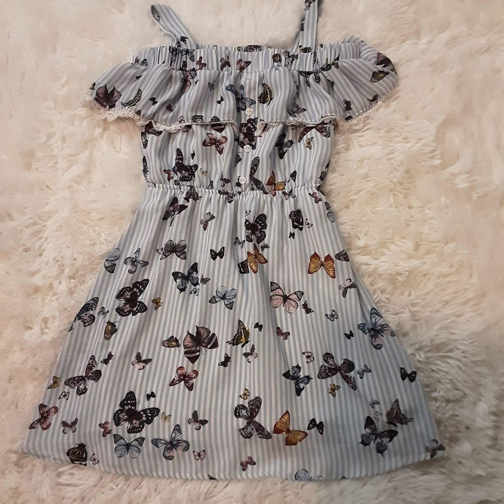 Paper doll